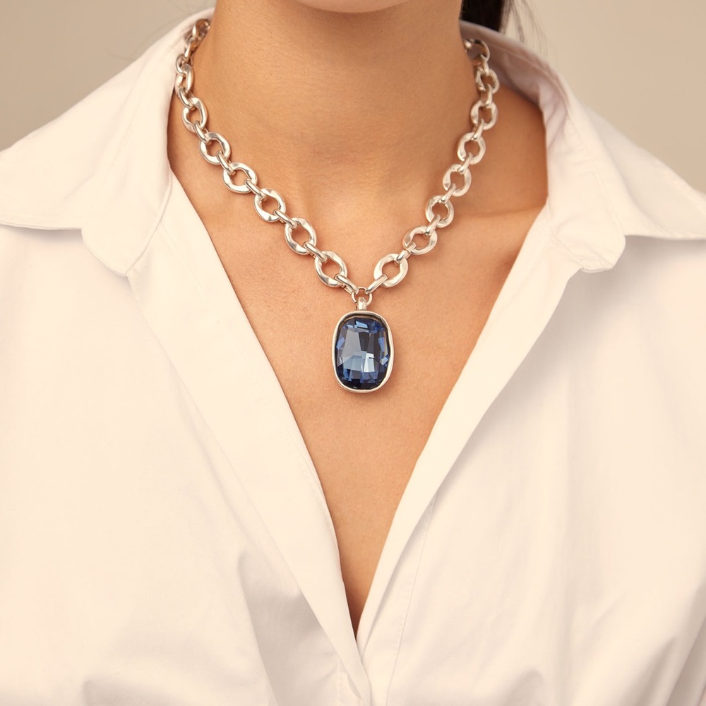 EUC “Light It Up” Uno de 50 Necklace